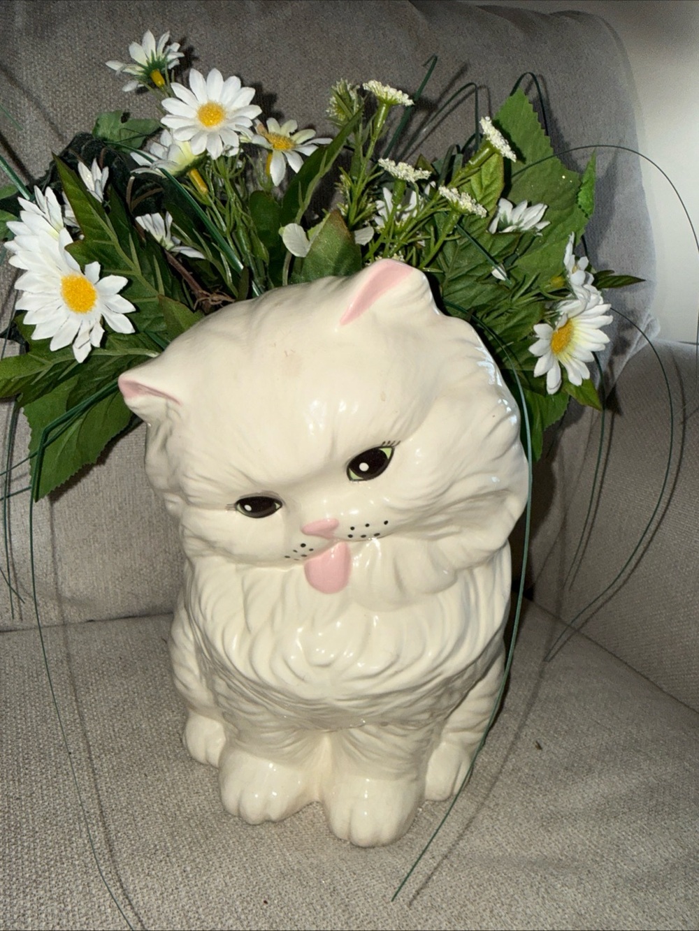 Vintage Persian Large White Ceramic Cat Sitting Statue Pink Nose 10" no chips